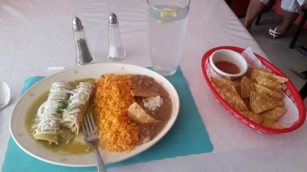Enchiladas Con Salsa Verde